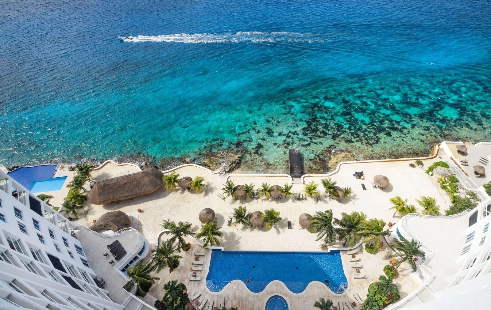 Condominio with view to the ocean